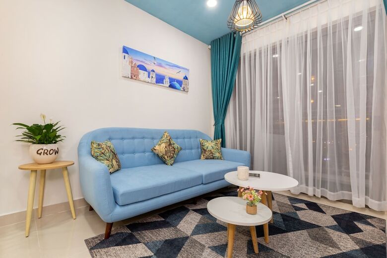 Halo Sun Avenue Apartments