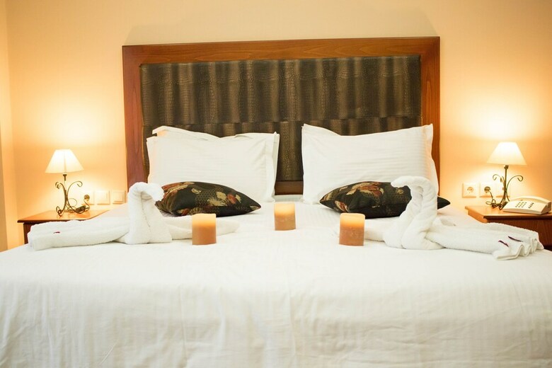 Americana Hotel