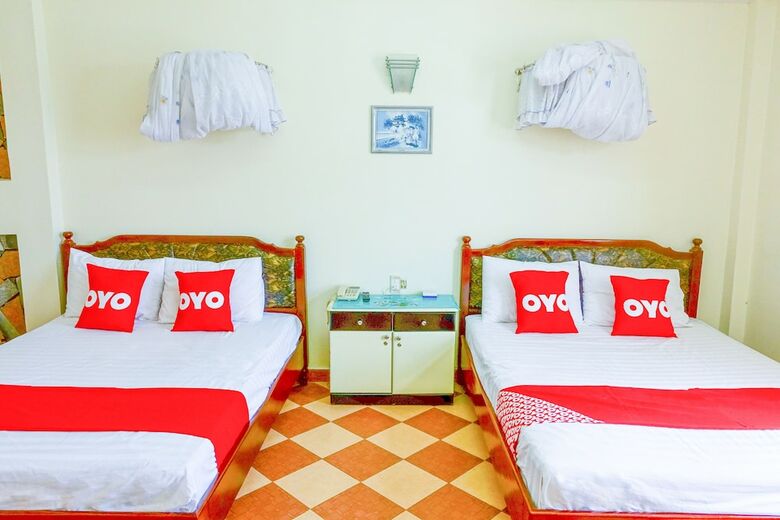 Oyo 827 Bach Duong Hotel