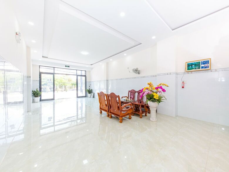 Hotel Oyo 808 Hoang Lan
