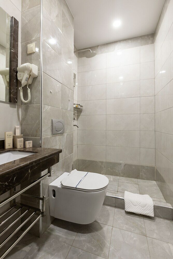 Amarant Hotel