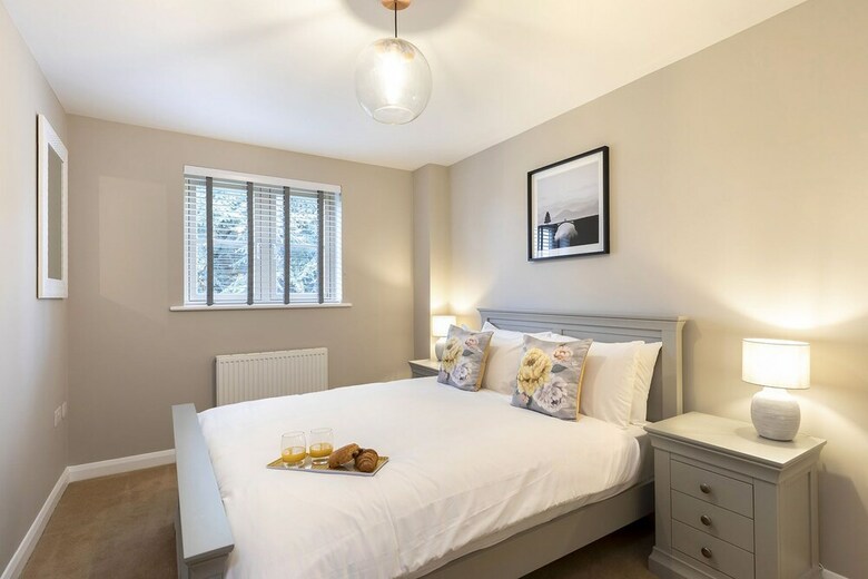 Elliot Oliver Cotswold Style 4 Bed House