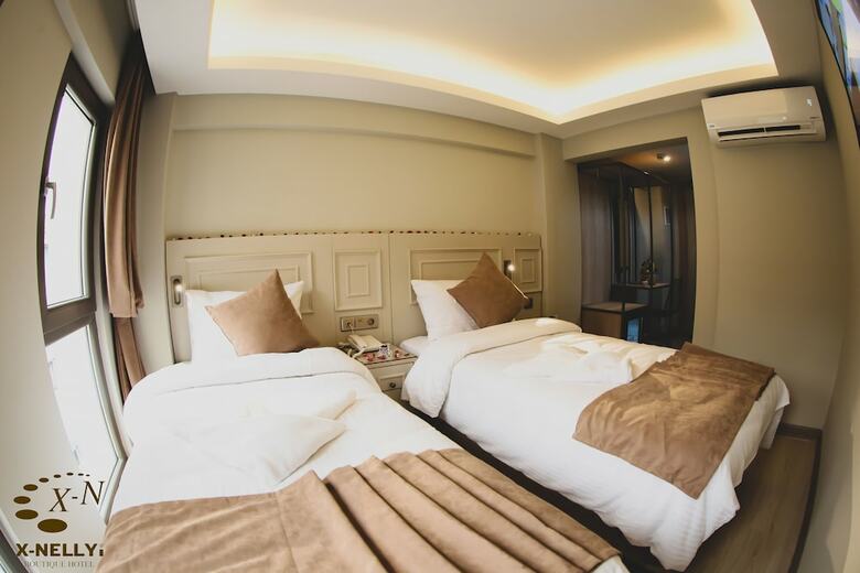 X-nellyi Boutique Hotel
