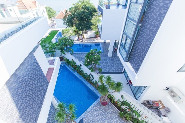 Villa Royal 2