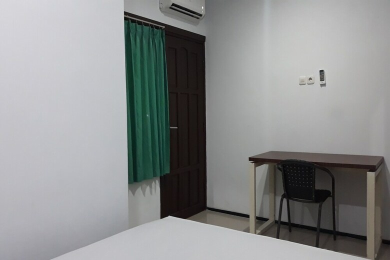Hostal Oyo 2504 Karangasem Residence