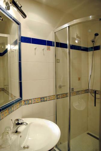Hostal Penzion 77
