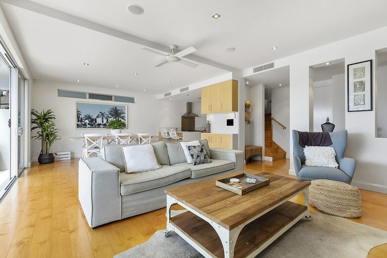 North Facing River Front Stunning Apartment - Unit 2, 9 Hilton Esplanade