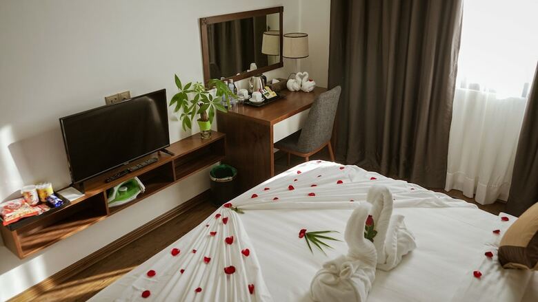 Sen Yangon Lakeview Hotel