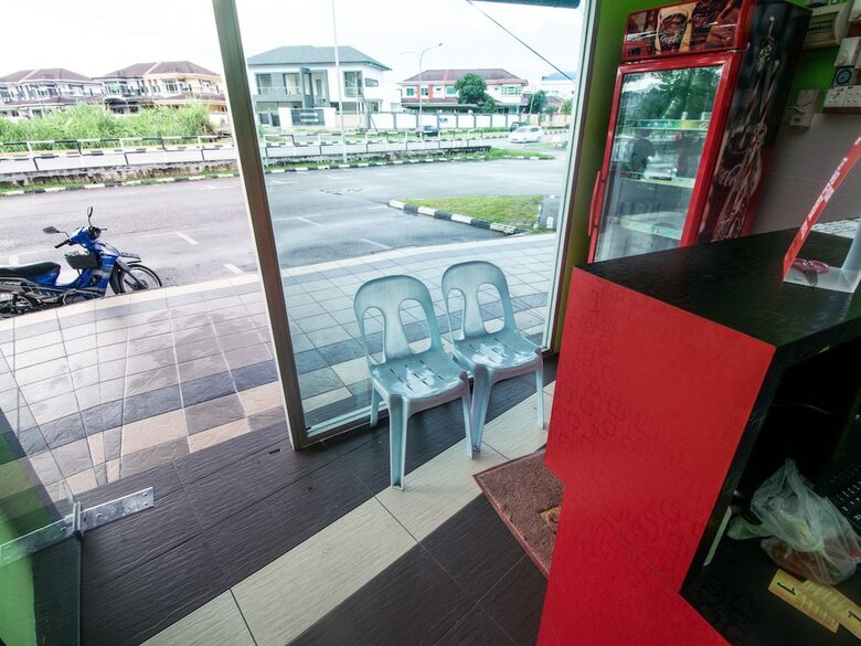Hotel Oyo 89840 69 Room 4 Stay