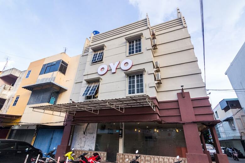 Oyo 1671 D-one Hotel