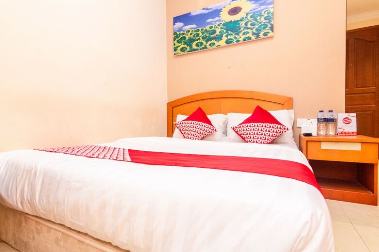 Oyo 1671 D-one Hotel