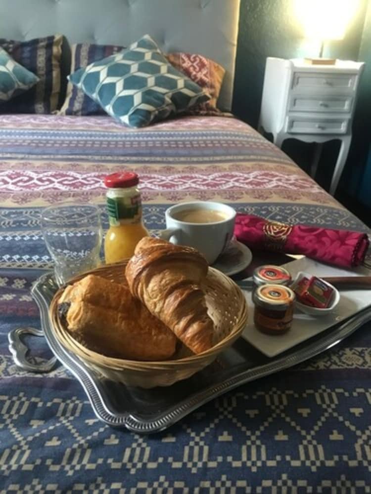 Hotel Le Roches De Merry