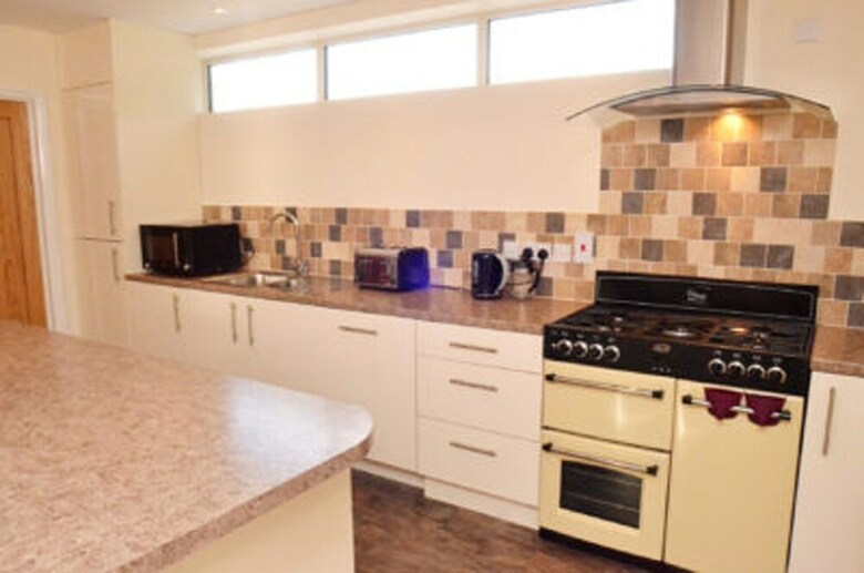 Cotswolds Valleys Accommodation-stony Hs