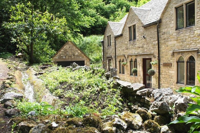 Cotswolds Valleys Accommodation Springfl