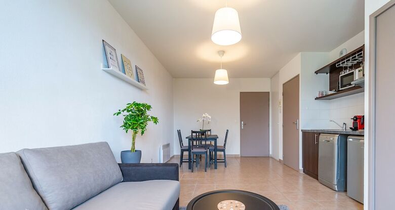 Apartamento Plaza Nations 01