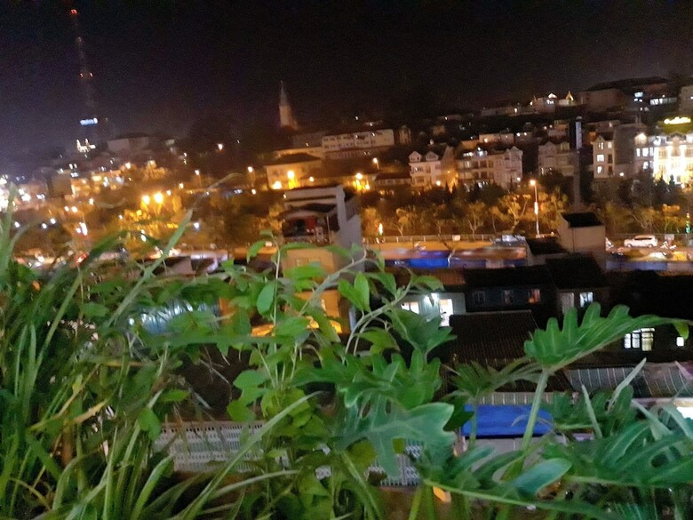 Chau Giang Hotel