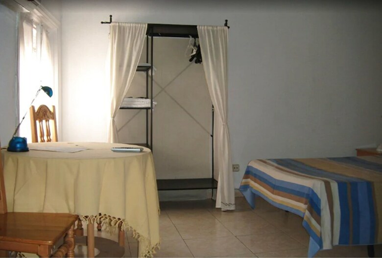 Hostal Puerta Del Sol Rooms