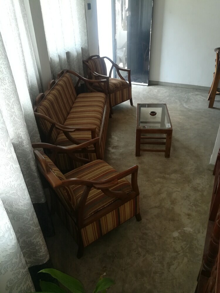 Hotel Abesekara Rest House