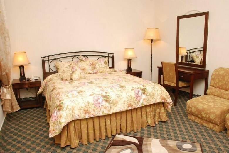 Hotel Savoy Inn
