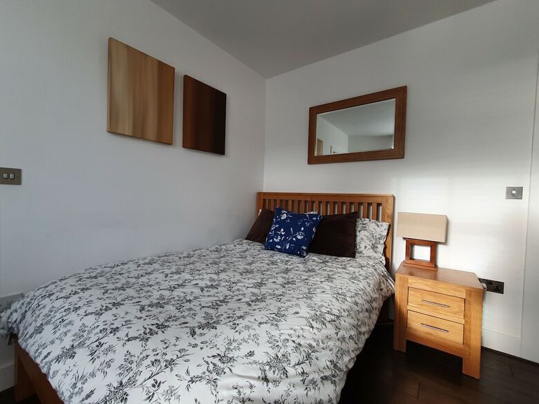 Elegant Executive Apartment In Reading