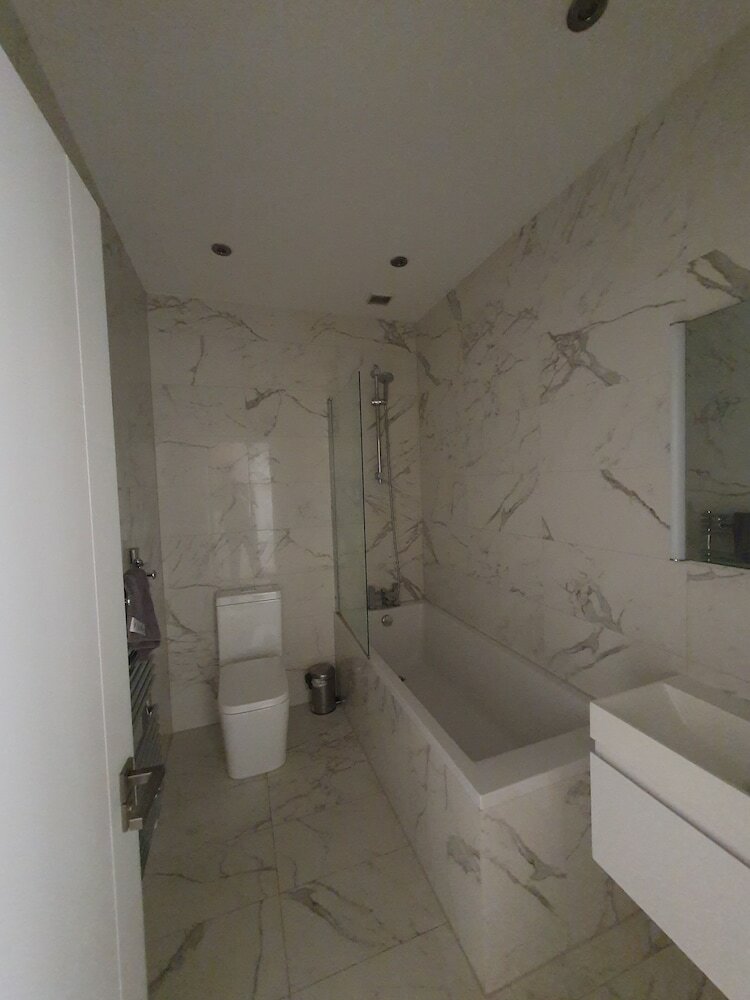 Elegant Executive Apartment In Reading