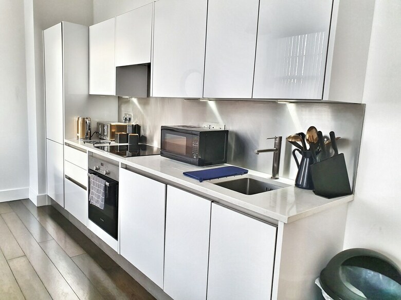Urbane Spacious Executive Apartment