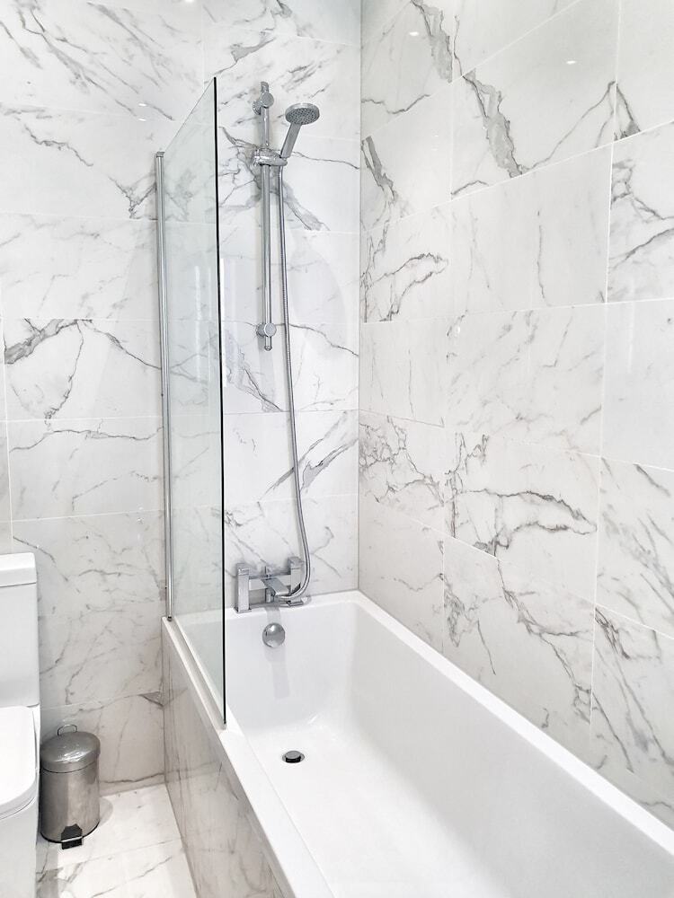 Urbane Spacious Executive Apartment