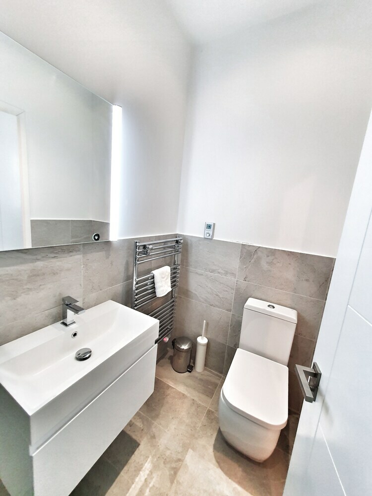 Modern Executive Apartment In Reading