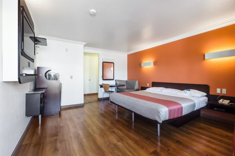 Motel 6 San Jose Convention Center