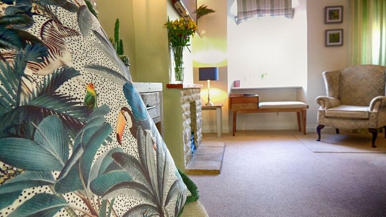 Cotswold Cottage Gems - Ivy Cottage