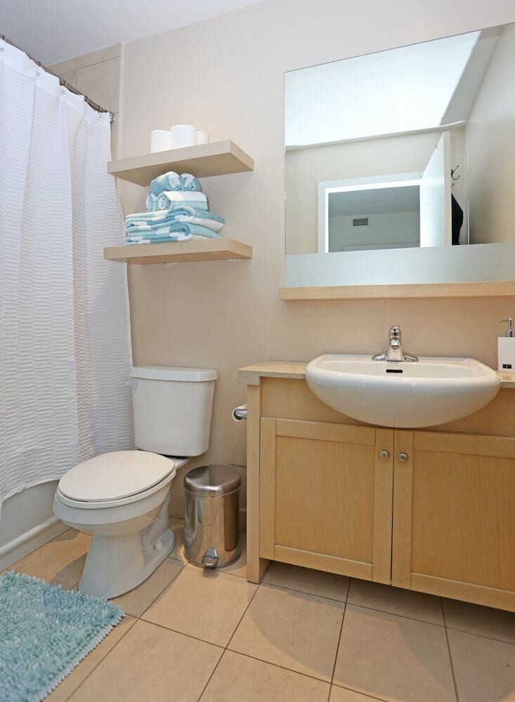 Apartamentos Waterfront Off Queens Quay