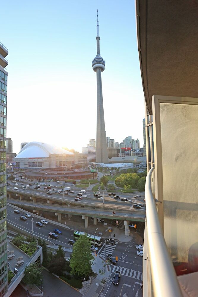 Apartamentos Waterfront Off Queens Quay
