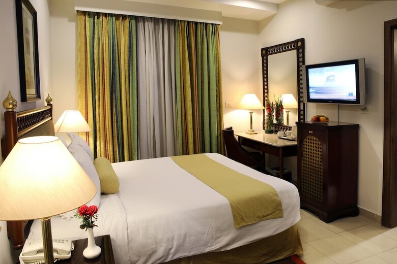 Hotel Avari Xpress, Islamabad Expressway