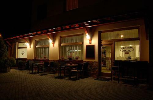 Hostal Penzion Majak