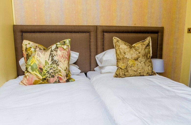 Hotel Pazuva Hillside