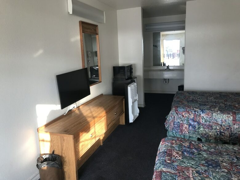 Country Inn Motel