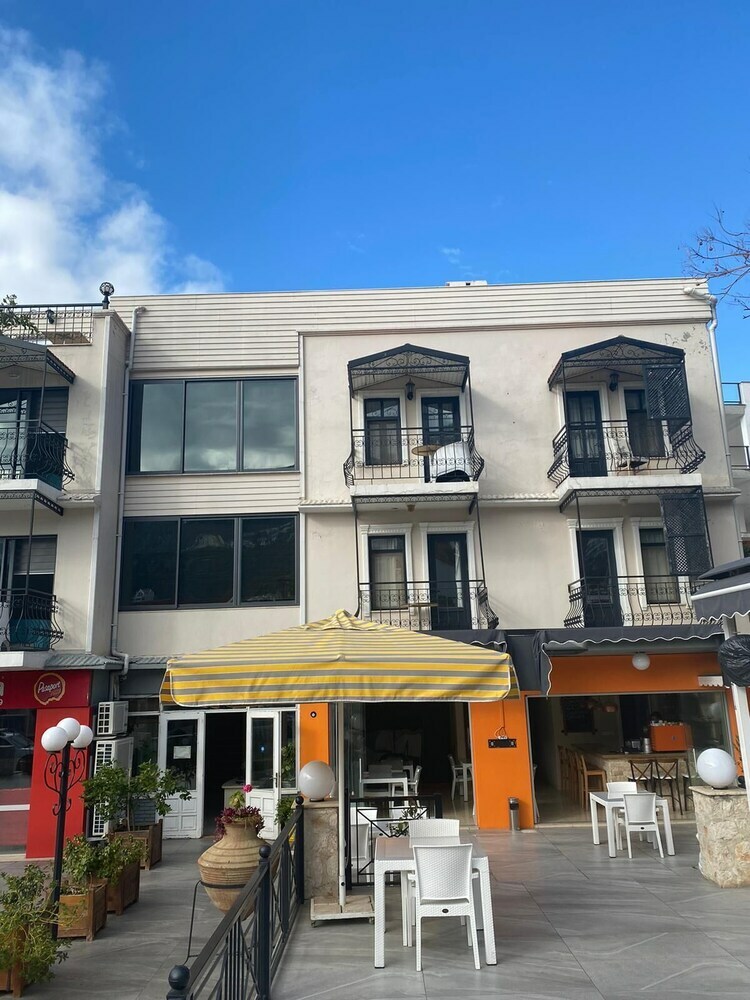 Nur Suites & Hotels