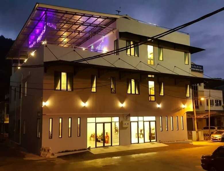 Cameronia Hotel