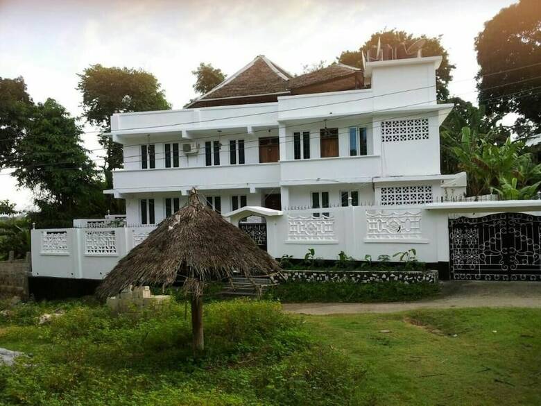 Hostal Sharook Lodge