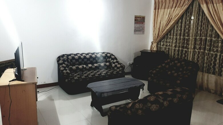 Hotel Oviya Guest