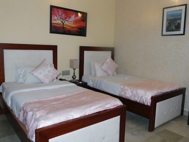 Hotel Glade House