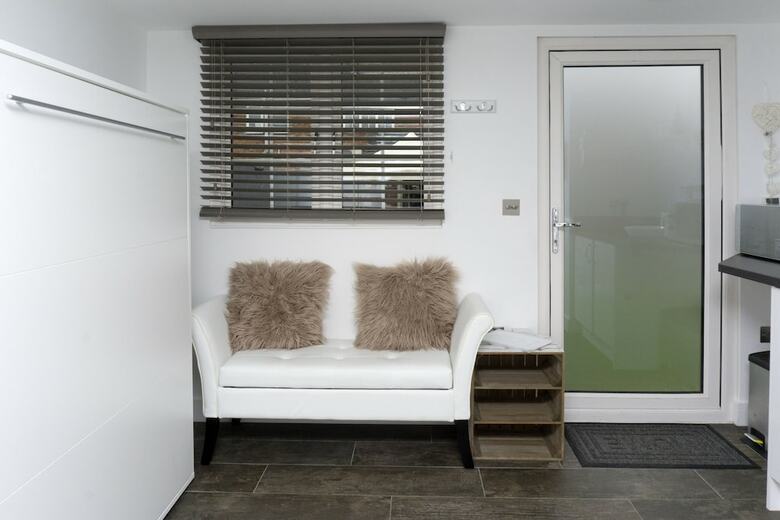 Cabana Beautiful 2-bed Studio