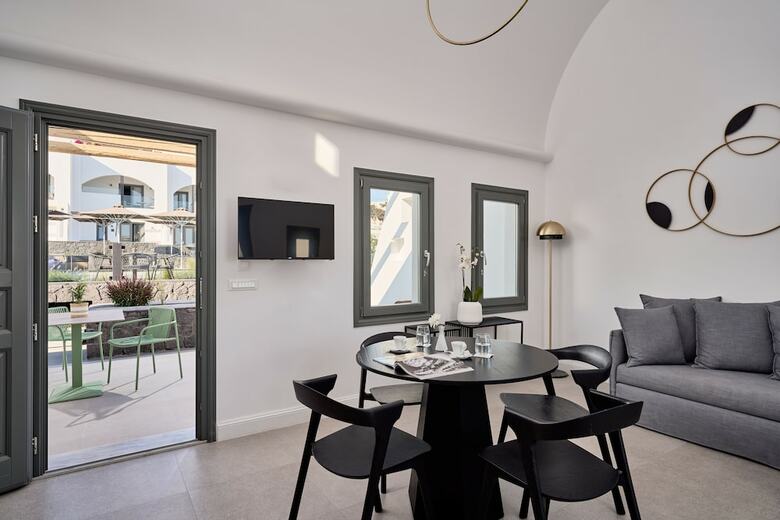 Alleys Boutique &  Spa Hotel