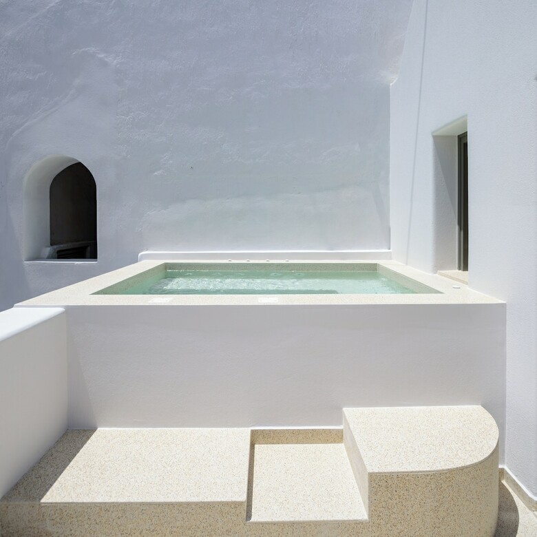 Alleys Boutique &  Spa Hotel