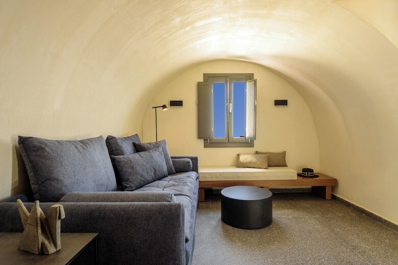 Alleys Boutique &  Spa Hotel