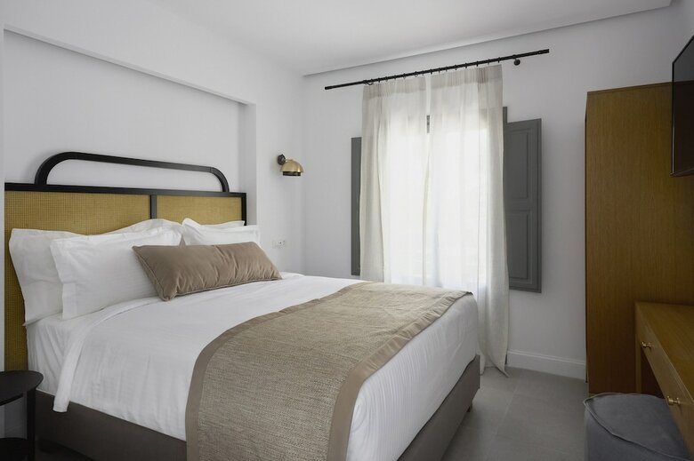Alleys Boutique &  Spa Hotel