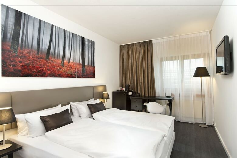 Hotel Wyndham Stuttgart Airport Messe