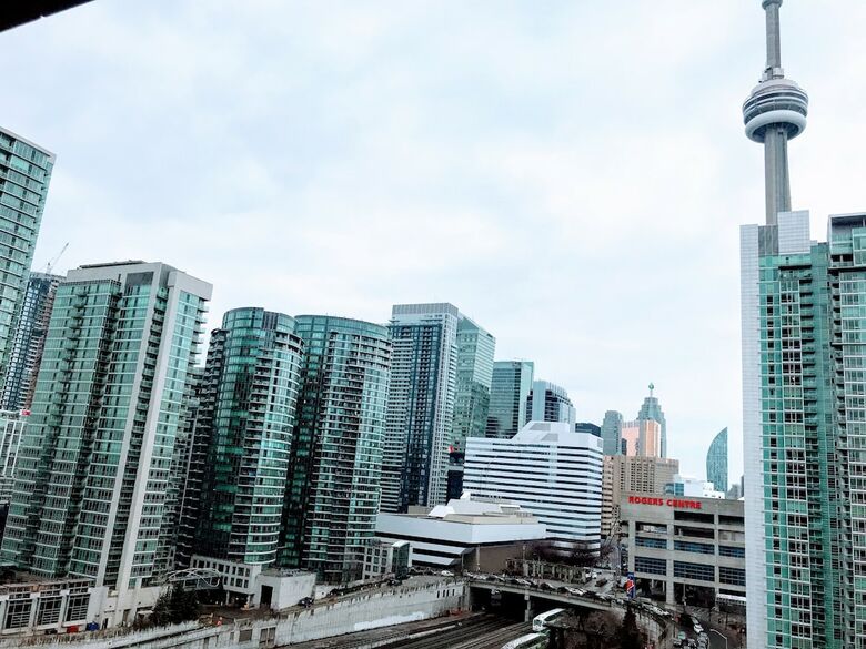 Blue Jays Cn Tower Downtown Free Park