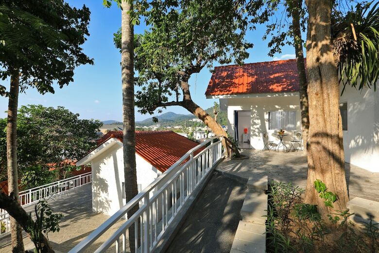 Hotel Kata White Villas