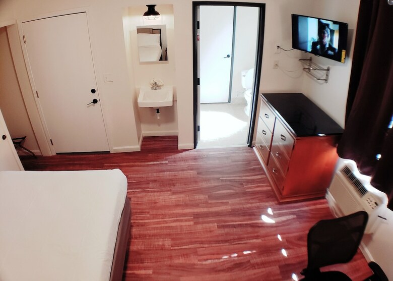Hostal Anchor Pointe Inn